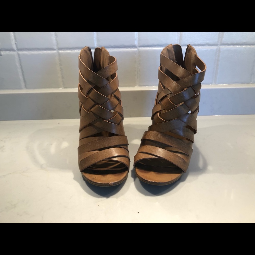 Open toe booties - Picture 2 of 4